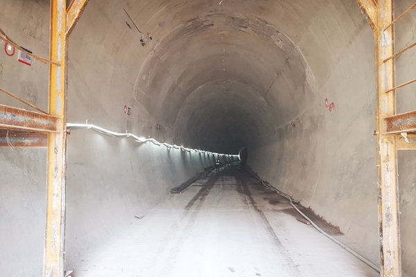 隧道基樁下方溶洞探測(cè)